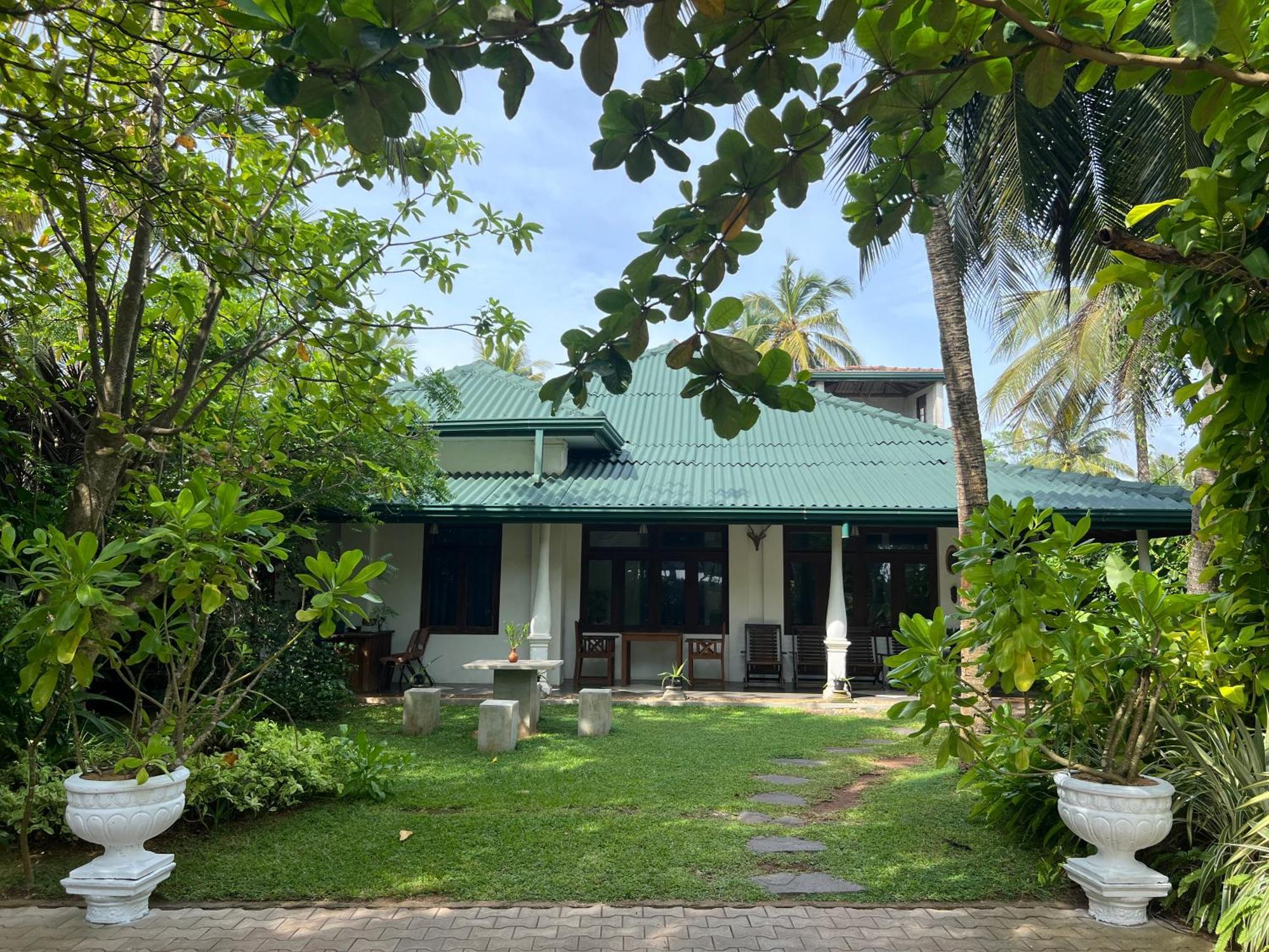 Lohas Beach Resort Villa Kalutara Exteriör bild