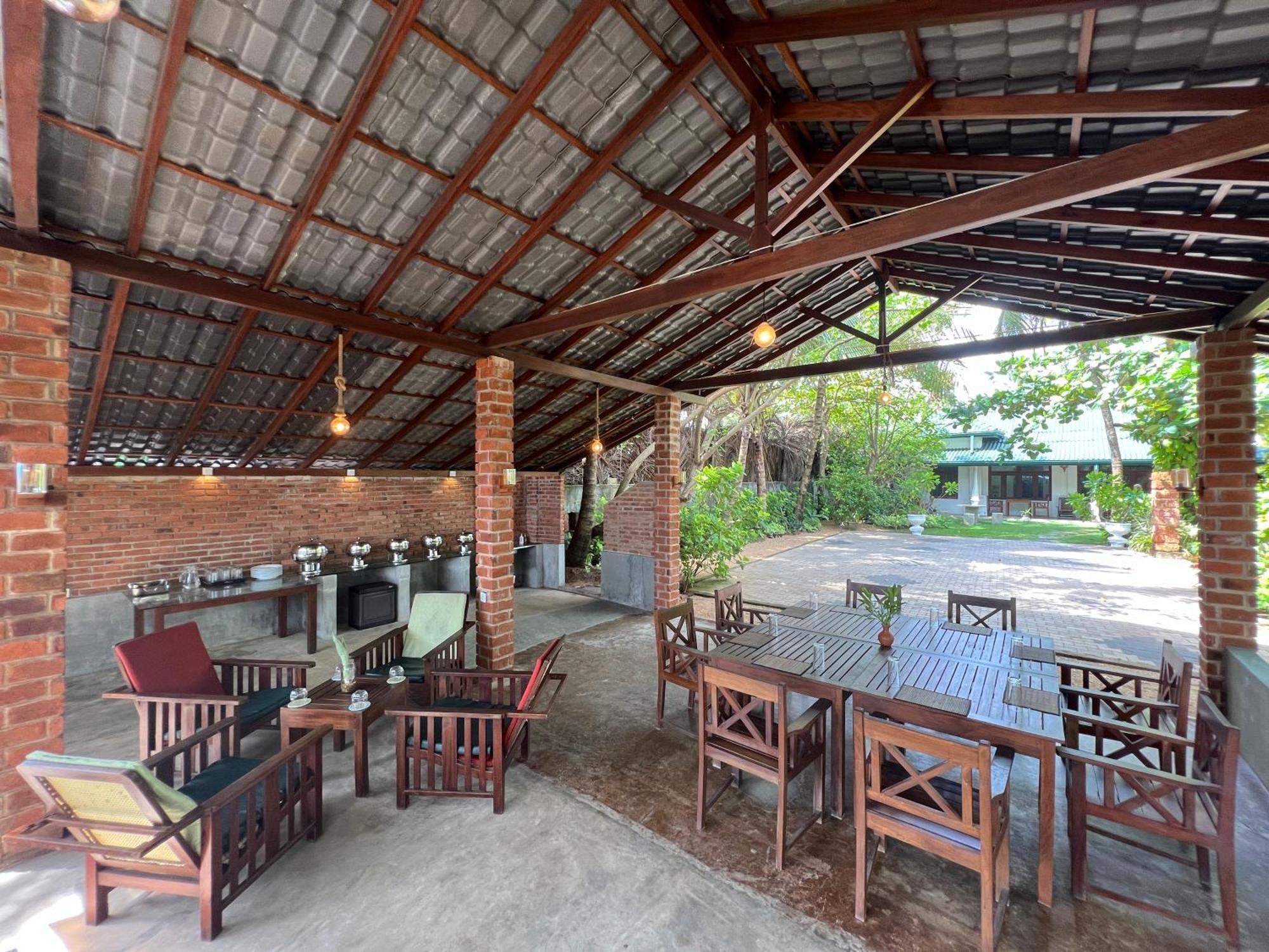 Lohas Beach Resort Villa Kalutara Exteriör bild